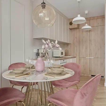 Elegant With Balcony Krakowska By Renters Prestige アパート