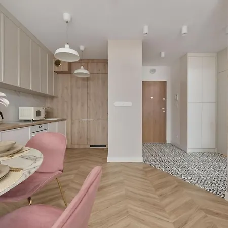 Elegant With Balcony Krakowska By Renters Prestige アパート ヴロツワフ