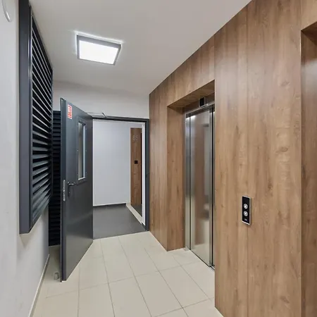 Elegant With Balcony Krakowska By Renters Prestige ヴロツワフ