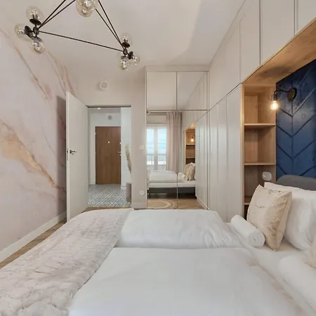 Elegant With Balcony Krakowska By Renters Prestige アパート