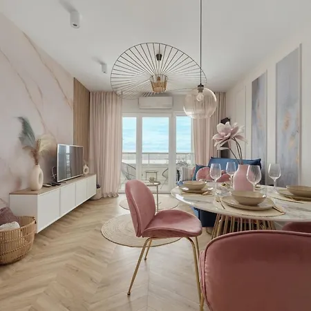 Apartment Elegant With Balcony Krakowska By Renters Prestige Wroclaw